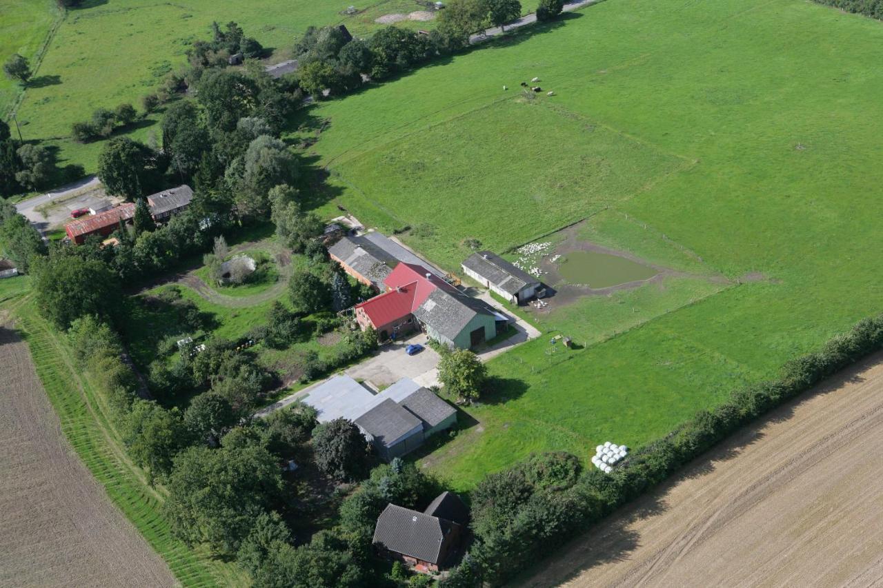 Hof Beuck Lägenhet Travenhorst Exteriör bild