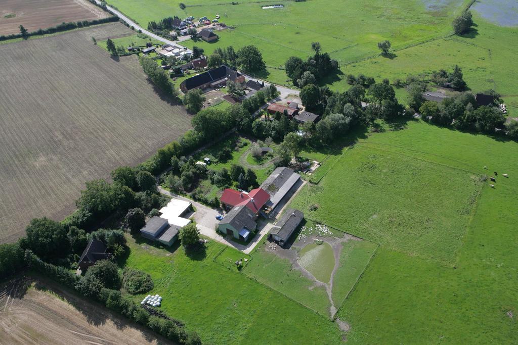 Hof Beuck Lägenhet Travenhorst Exteriör bild